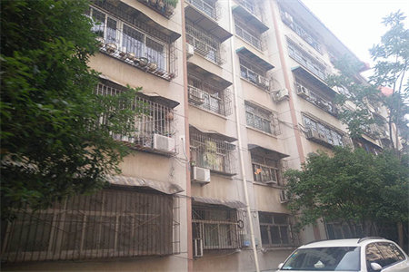 新六大街印象欧洲旁香格里拉精装电梯中层有证可按揭随时看房